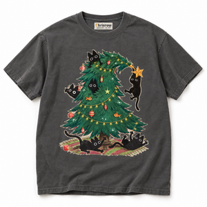 Chrisraw Itazura Neko pepper T-shirt — black cats wrecking the Christmas tree print
