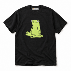 Chrisraw Zazen Kaeru black T-shirt — meditating frog print