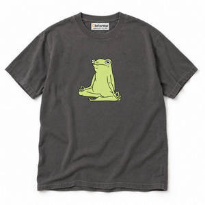 Chrisraw Zazen Kaeru pepper T-shirt — meditating frog print